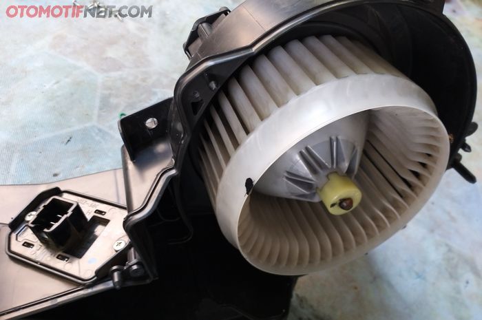 Cara mengatasi blower AC mobil yang rusak (foto ilustrasi)