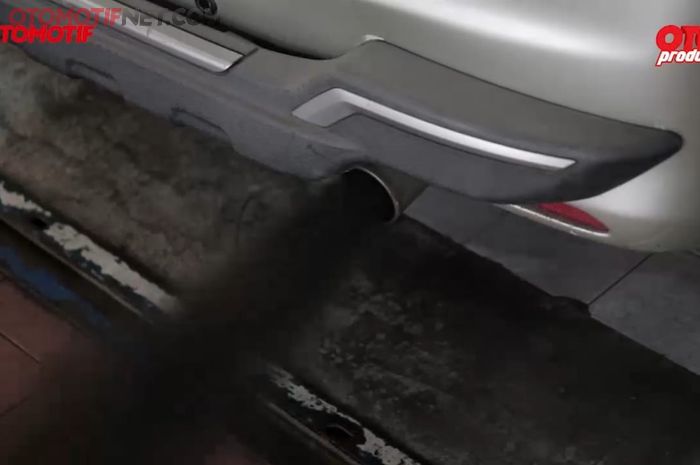 Inilah Komponen Penyebab Asap Knalpot Mobil Diesel Berwarna Hitam