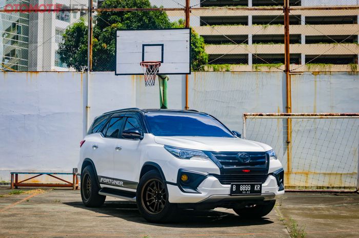 Modifikasi Fortuner TRD beri ubahan minimalis pada lampu depan