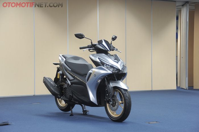 All New Aerox 155 Connected punya desain pergabungan antara sport dan skutik