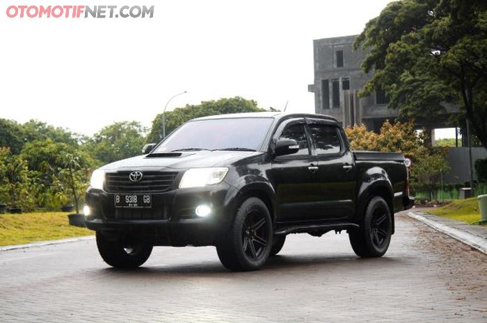 Toyota Hilux 2.5 VNT milik Leonard Caesar