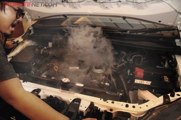Ilustrasi mobil bekas overheat gara-gara AC