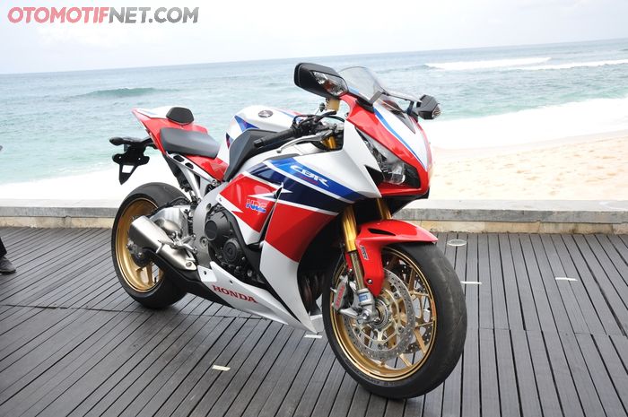 Honda CBR1000RR SP Viral Performanya Buas Tenaga 10 5 Kali