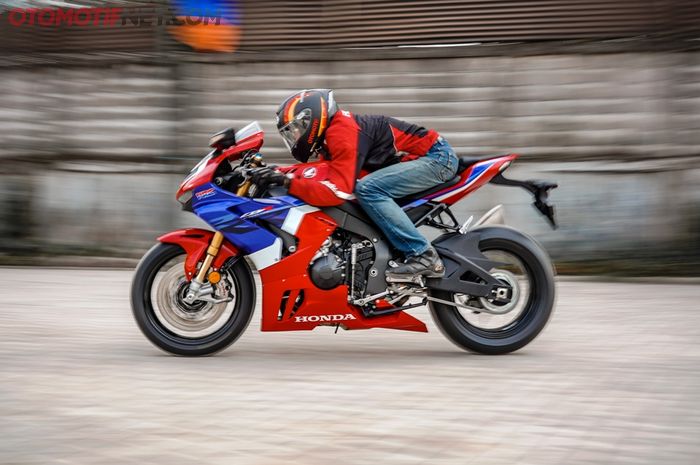 Tes Honda CBR1000RR-R FireBlade SP tayang di OTOMOTIF TV