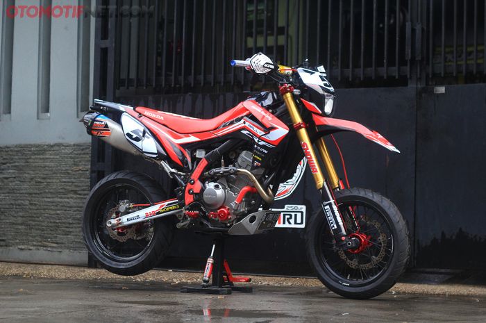 Honda CRF250 Rally diubah menjadi CRF250L berkonsep supermoto