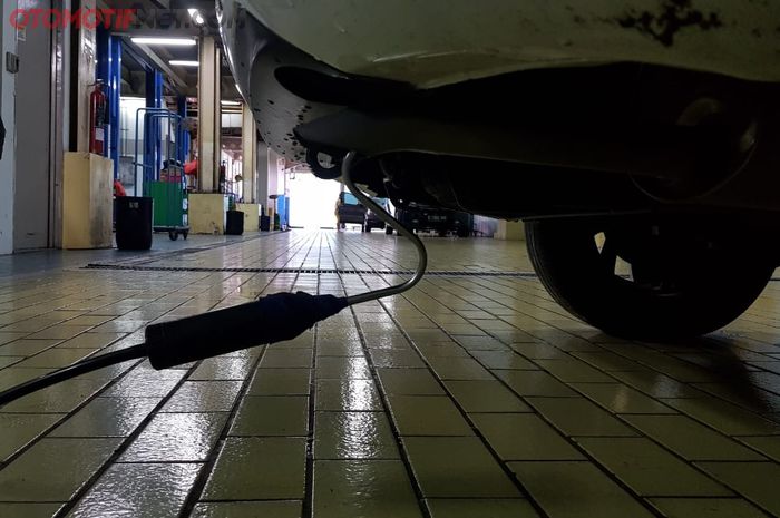 Proses Uji Emisi di Honda Permata Hijau, Jakarta Selatan