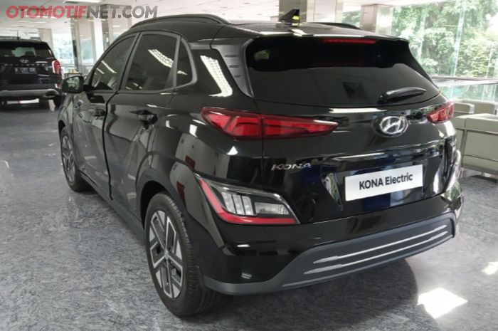Tampak belakang Hyundai Kona electric facelift