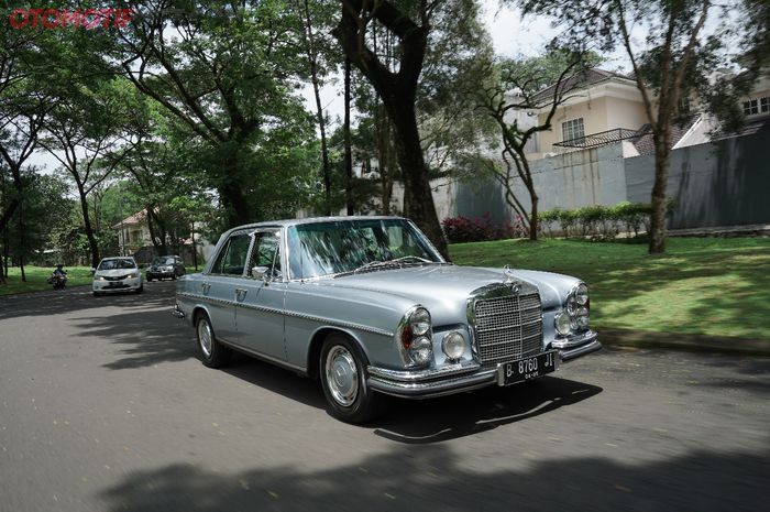 Mercedes-Benz W108 biasa disebut Mercy Kebo hasil restorasi total