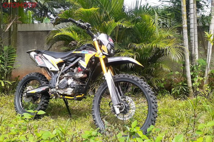 Kawasaki KLX150 modifikasi milik bang Ali