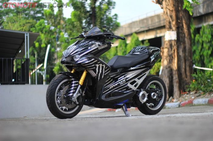 Modifikasi Yamaha Aerox 155 bertabur part custom berbahan aluminium karya Fat Motorsport