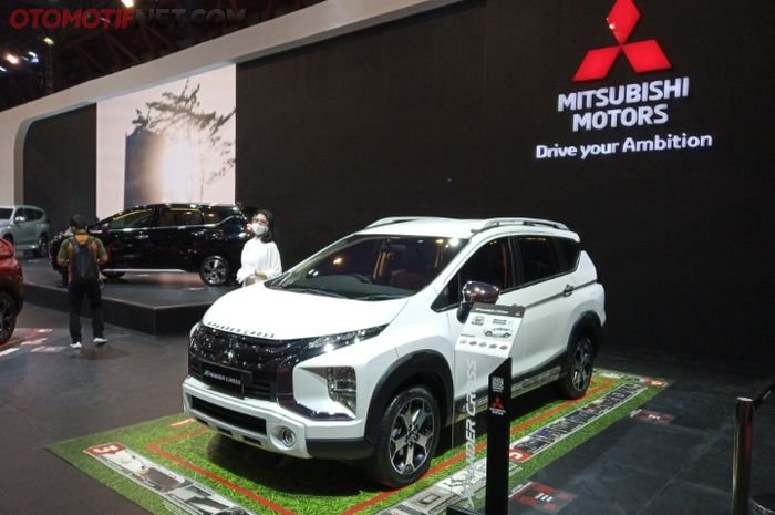 Mitsubishi Xpander Cross di pameran otomotif Kemayoran, Jakarta. 