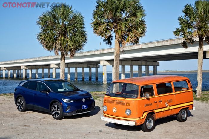 VW Kombi bertenaga listrik dan VW ID.4 EV dipajang di pameran Concours d'Elegance, Amerika 
