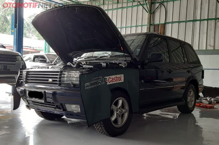 Range Rover HSE generasi kedua di bengkel Hanggar 17