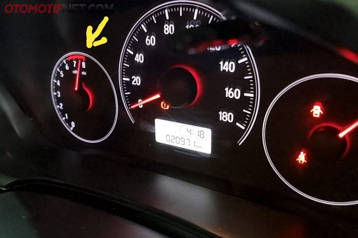 Rpm Honda Brio Satya 2019 sukses dibikin mentok oleh teknisi bengkel Nawilis radio Dalam