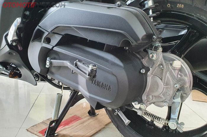 Ilustrasi kick starter di motor matic Yamaha Gear 125