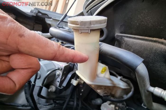 Minyak rem mobil diesel atau bensin tidak boleh keruh (foto ilustrasi)