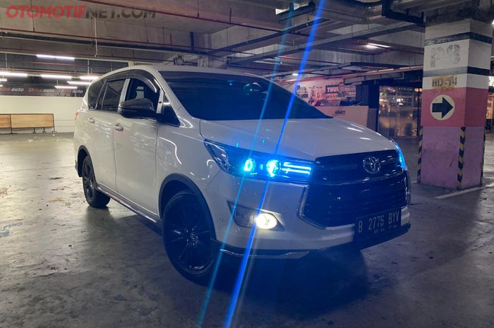 Modifikasi Toyota Innova makin keren dan berkelas hanya dengan upgrade lampu