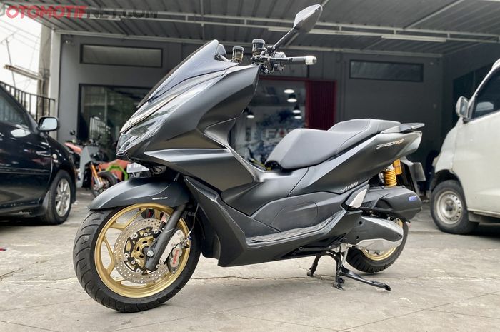 Honda PCX 160 tampil lebih padat dengan cakram aftermarket 260 mm