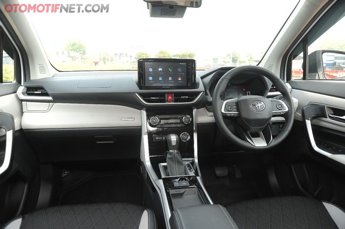 Interior Toyota All New Veloz memiliki fitur Wireless Charging