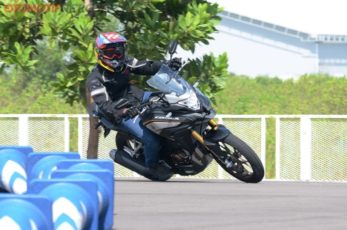 Test ride Honda CB150X, salah satunya merasakan performa mesinnya