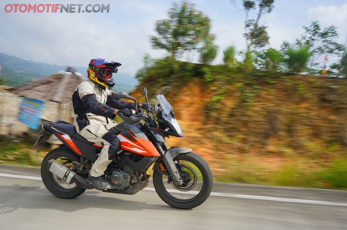 Test ride KTM 250 Adventure, hasil lengkapnya bisa ditonton di YouTube OTOMOTIF TV