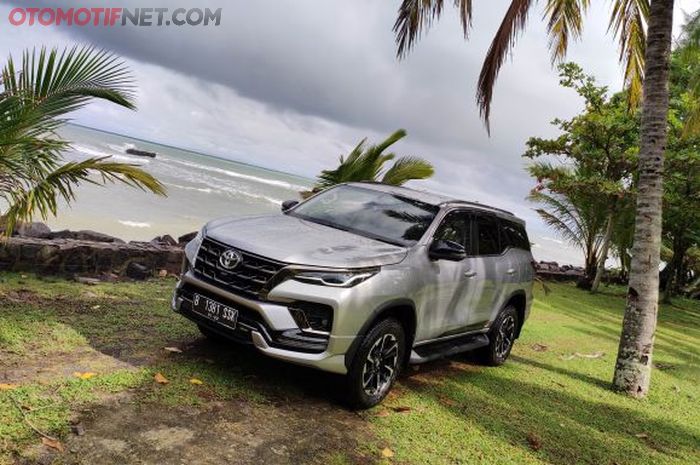 Toyota New Fortuner 2.8 GR Sport A/T