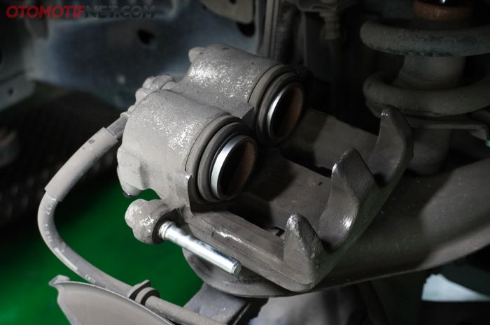 Piston Kaliper Rem Mobil yang Harus Dibersihkan Secara Berkala