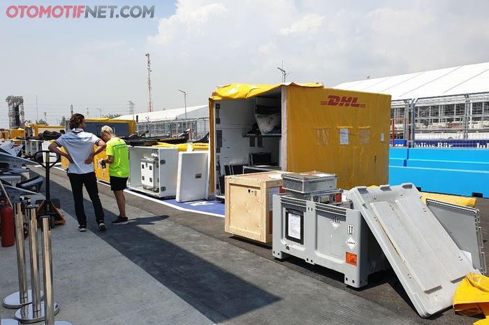 DHL dituntuk sebagai mitra logistik resmi ajang Formula E