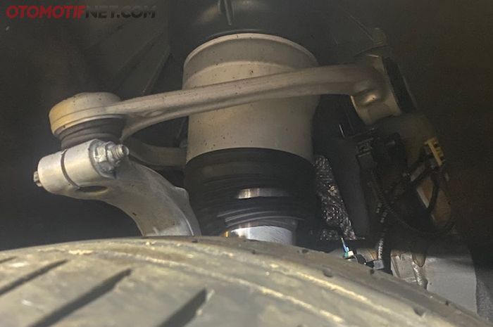 Suspensi udara standar Mercedes-Benz