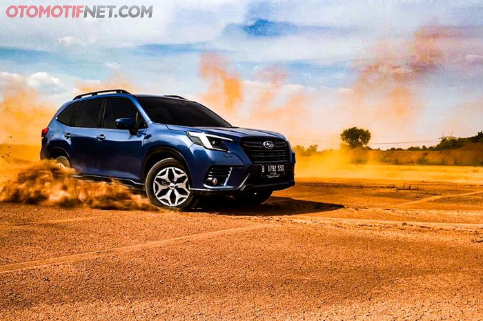 Subaru Forester Forester 2.0i L. Asik saat diajak slalom di trek tanah 