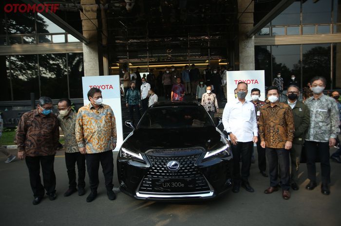 TAM Siapkan Kendaraan Listrik Lexus UX300e Untuk Dukung Mobilitas Bebas Emisi di Konferensi Tingkat Tingg (KTT) G20