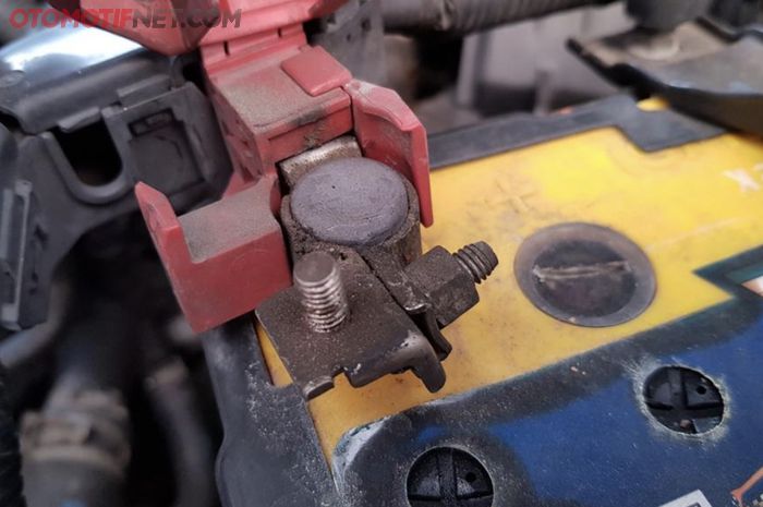 Kenapa Aki Mobil Bekas Yang Soak Enggak Bisa Disetrum Ulang, Ini