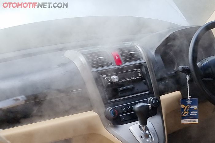 Ilsutrasi AC mobil keluarkan kabut