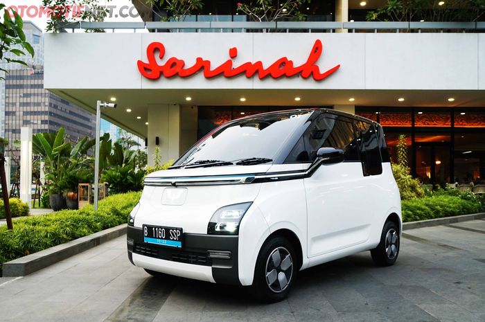 Gedung baru Sarinah  menjadi destinasi Air ev  Green Mobility Experience. 