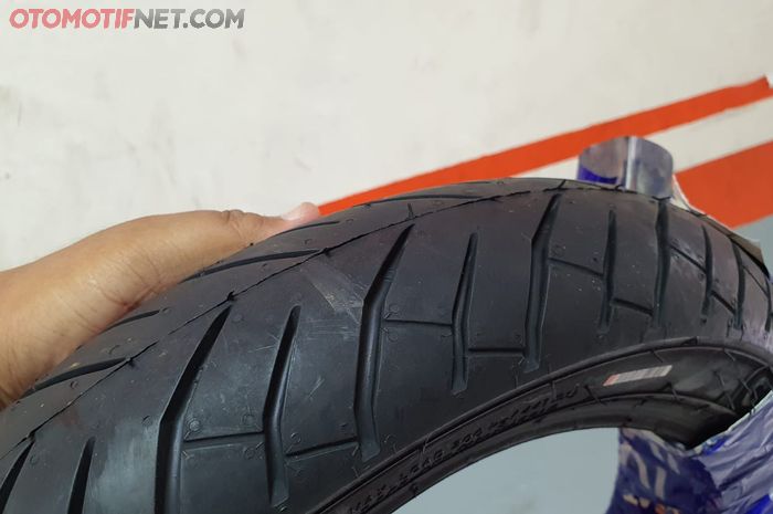 CEAT baru ada ban depan dengan ukuran 80/90-14 dan ban belakang 90/90-14,