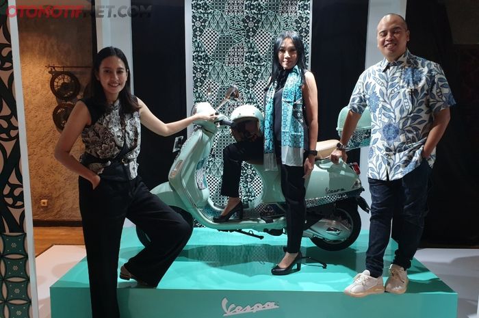 Vespa Batik hasil kolaborasi PT Piaggio Indonesia (PID) dengan rumah desain batik ternama di tanah air, Iwan Tirta Private Collection (ITPC)