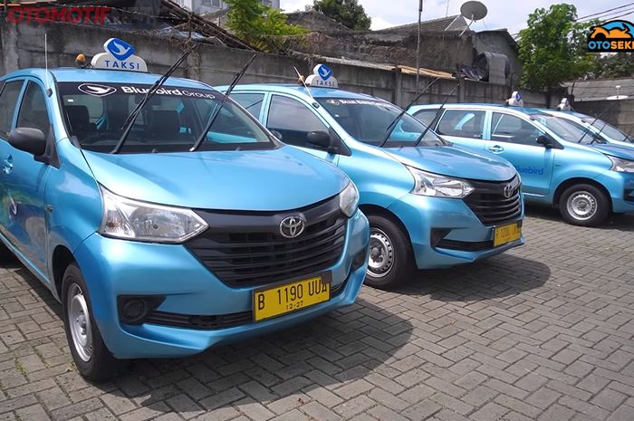 Toyota Avanza Transmover taksi Blue Bird