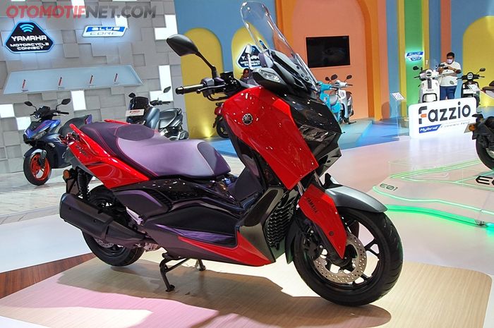 Yamaha XMAX Connected Luxury Red