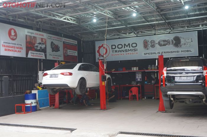 Bengkel spesialis transmisi Domo (Dokter Mobil) Transmisi yang baru dibuka di jl Pegangsaan Dua, Jakarta Utara