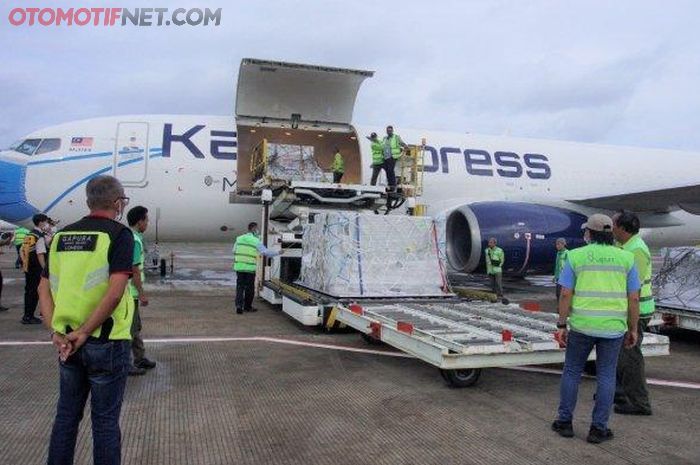 Total 104,6 Ton Logistik WSBK 2023 Tiba Di Bandara Lombok