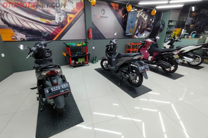 Suasana bengkel SiTepat Digital Motoshop Jatibening