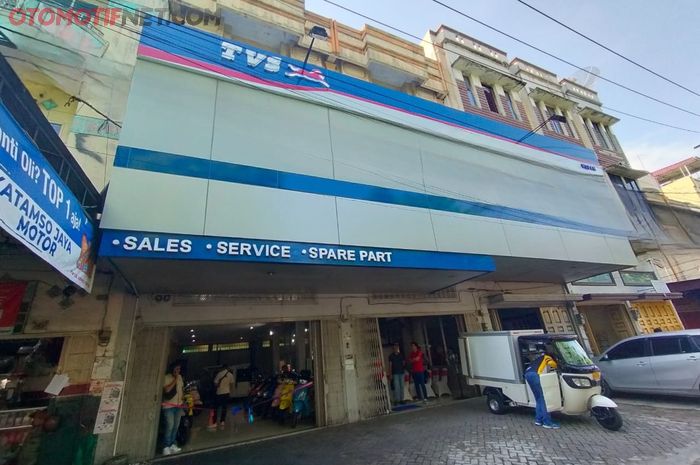 Tampak depan main dealer TVS Medan