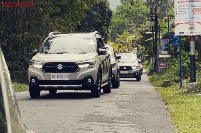 Konvoi beberapa awak media saat menguji performa dan efisiensi BBM Suzuki New XL7 Hybrid di seputaran Yogyakarta