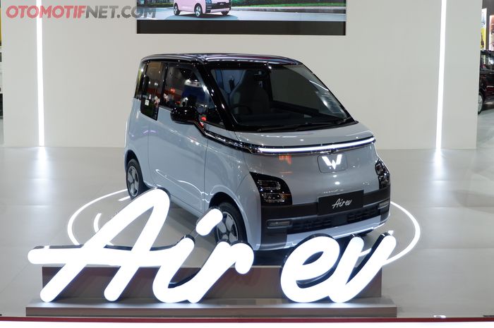 Wuling Air ev dipajang di ajang Jakarta Fair 2023 