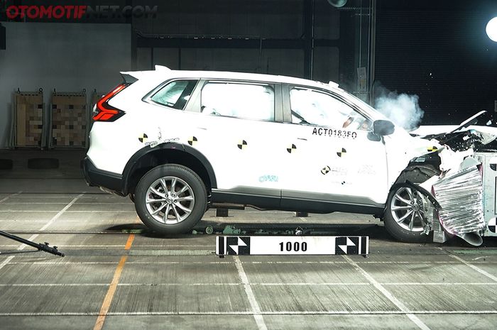 Honda CR-V 2023 dapat 5 bintang tes uji tabrak ASEAN NCAP