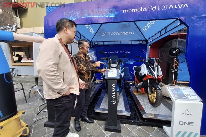 Alva Motor berkolaborasi dengan Adira Finance menggelar event bertajuk EVperience di Summarecon Mall Kelapa Gading, Jakut selama 3 hari (1-3/9/2023)