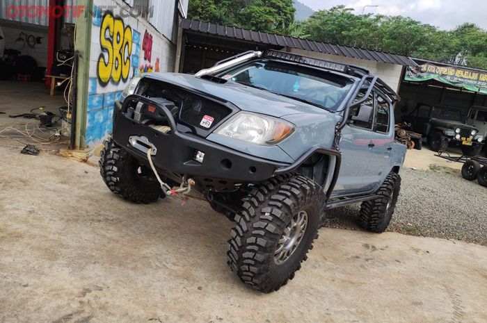 Modifikasi Toyota Hilux gaya Thai Look