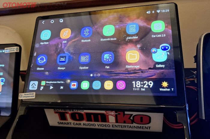 Head unit Tomiko TMK 1055 Pro OEM Series untuk Toyota Kijang Innova Zenix