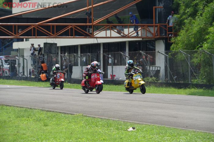 Suasana balap Scooter Prix di Sentul International KArting Circuit, Bogor, Jabar, Minggu (26/11/2023)
