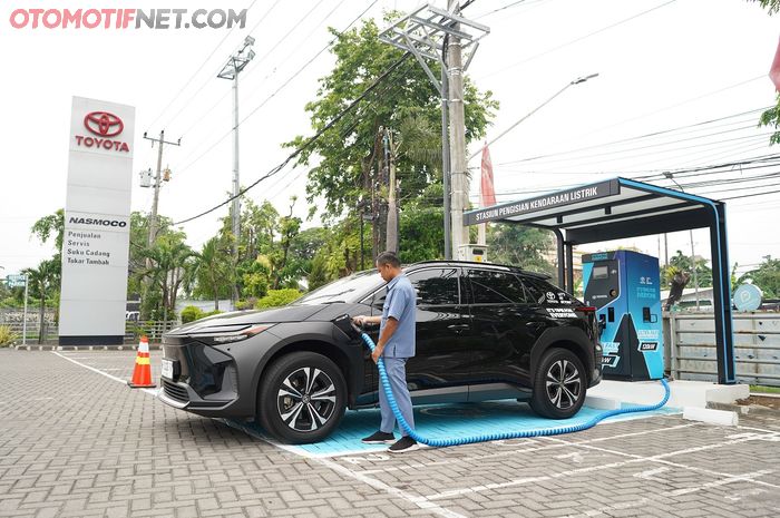 Toyota hadirkan fasilitas pengisian baterai Ultra Fast Charging di Jogja dan Aceh